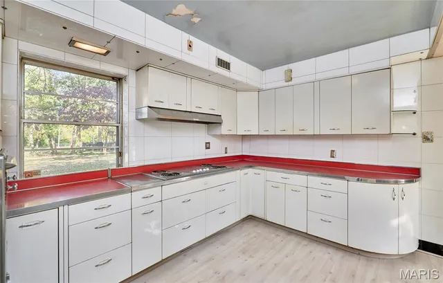 $399,000 | 84 Bellerive Acres, St. Louis, MO 63121