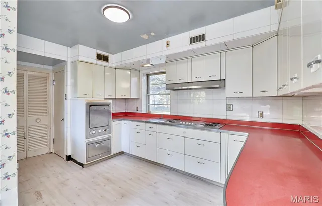 $399,000 | 84 Bellerive Acres, St. Louis, MO 63121