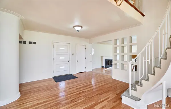 $440,000 | 84-86 Bellerive Acres, St. Louis, MO 63121