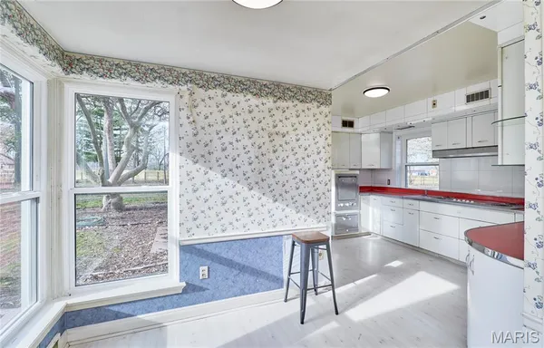 $440,000 | 84-86 Bellerive Acres, St. Louis, MO 63121