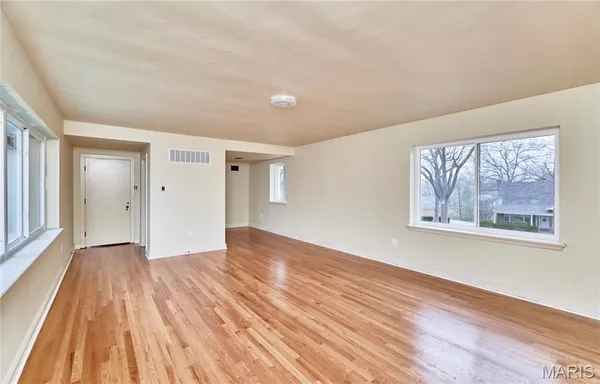 $440,000 | 84-86 Bellerive Acres, St. Louis, MO 63121