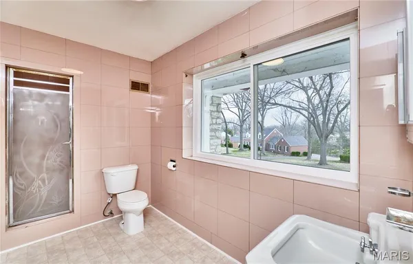 $440,000 | 84-86 Bellerive Acres, St. Louis, MO 63121