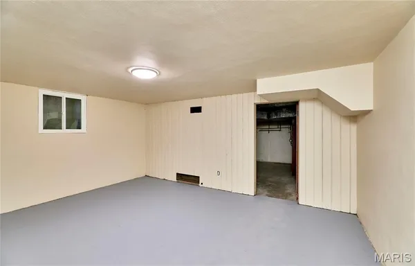 $440,000 | 84-86 Bellerive Acres, St. Louis, MO 63121