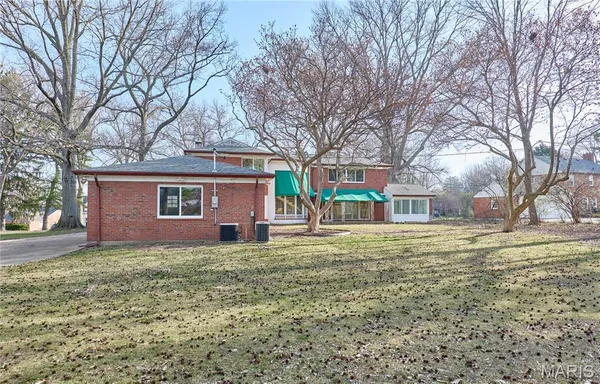 $440,000 | 84-86 Bellerive Acres, St. Louis, MO 63121