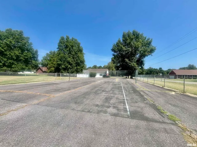 $399,900 | 9 Brian Drive, Metropolis, IL 62960