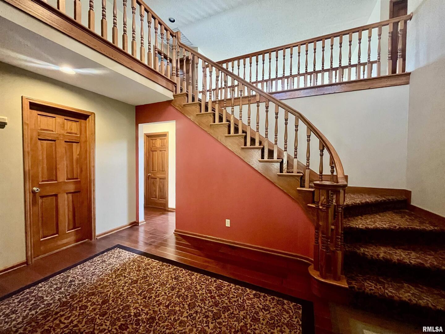 9 Brian Drive Metropolis, IL 62960 - Photo 18 of 71 a view of entryway with wooden floor