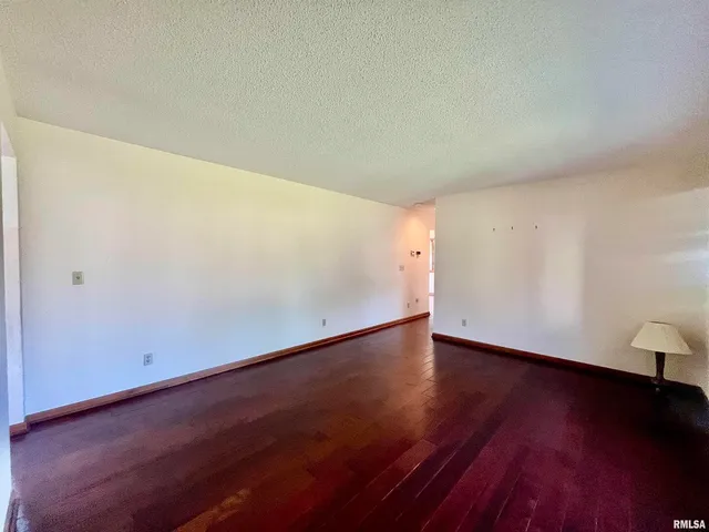 $399,900 | 9 Brian Drive, Metropolis, IL 62960