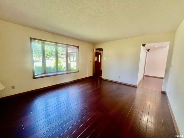 $399,900 | 9 Brian Drive, Metropolis, IL 62960