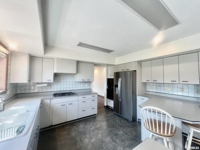 $399,900 | 9 Brian Drive, Metropolis, IL 62960