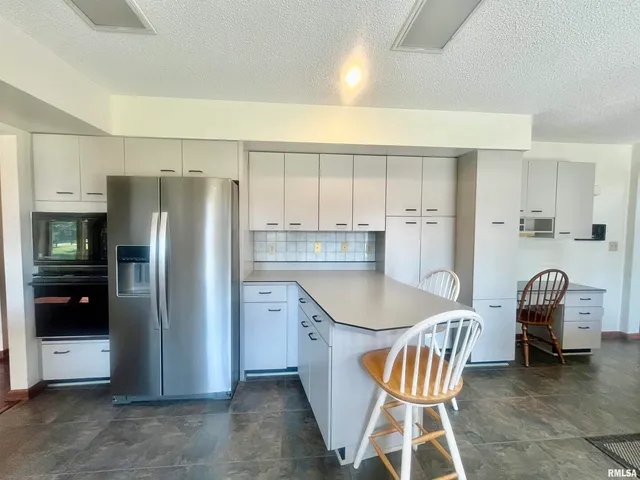 $399,900 | 9 Brian Drive, Metropolis, IL 62960