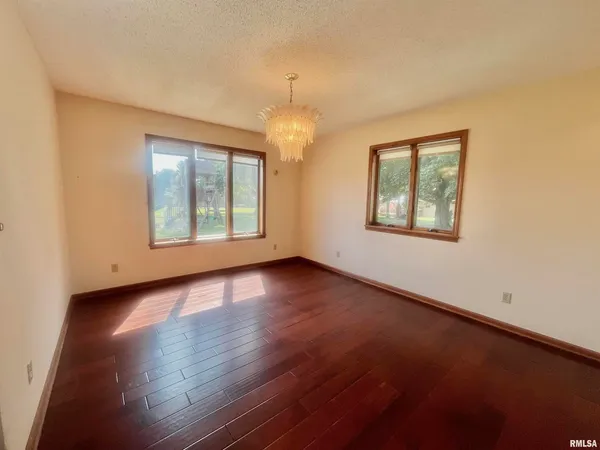 $315,000 | 9 Brian Drive, Metropolis, IL 62960