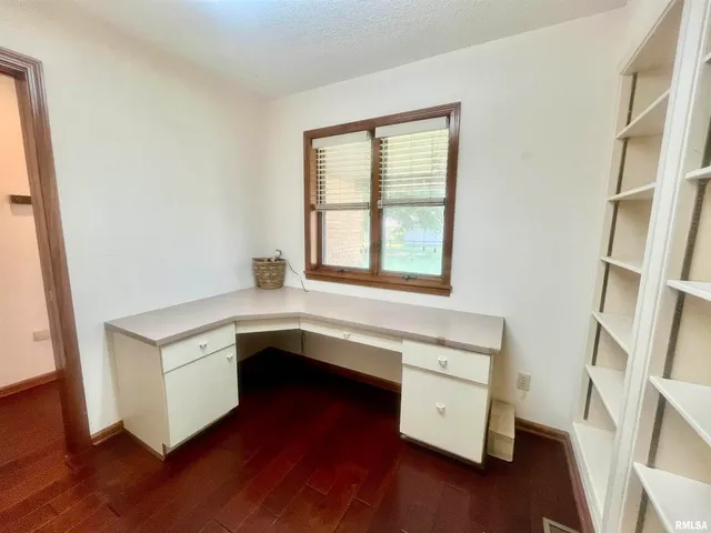 $399,900 | 9 Brian Drive, Metropolis, IL 62960