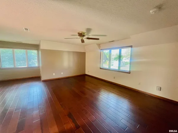 $315,000 | 9 Brian Drive, Metropolis, IL 62960