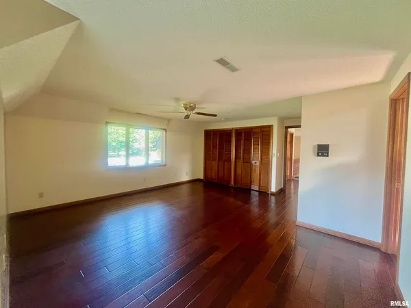 $315,000 | 9 Brian Drive, Metropolis, IL 62960
