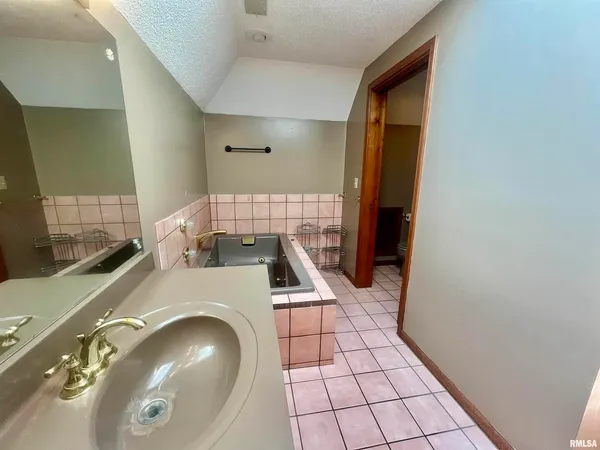 $315,000 | 9 Brian Drive, Metropolis, IL 62960