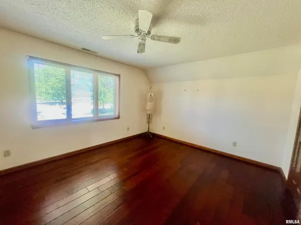 $315,000 | 9 Brian Drive, Metropolis, IL 62960
