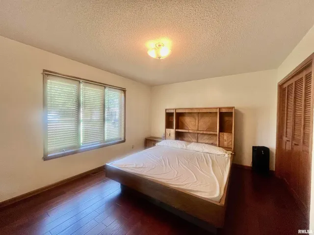 $399,900 | 9 Brian Drive, Metropolis, IL 62960