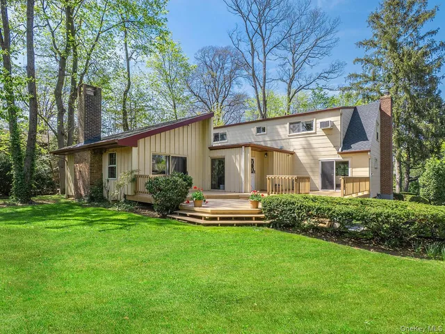 $1,775,000 | 2 Stonytown Road, Manhasset, NY 11030