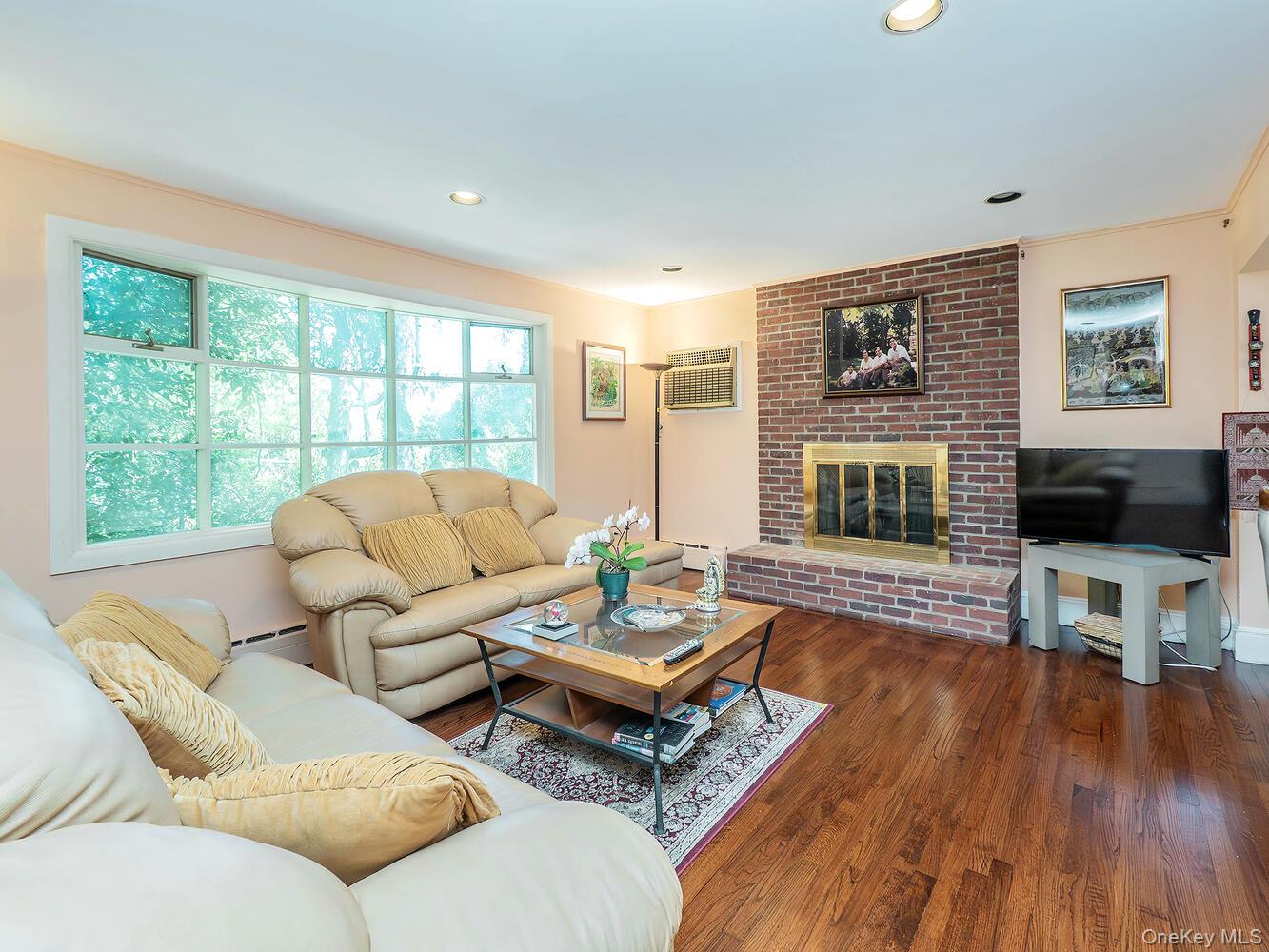 2 Stonytown Road Manhasset, NY 11030 - Photo 13 of 39