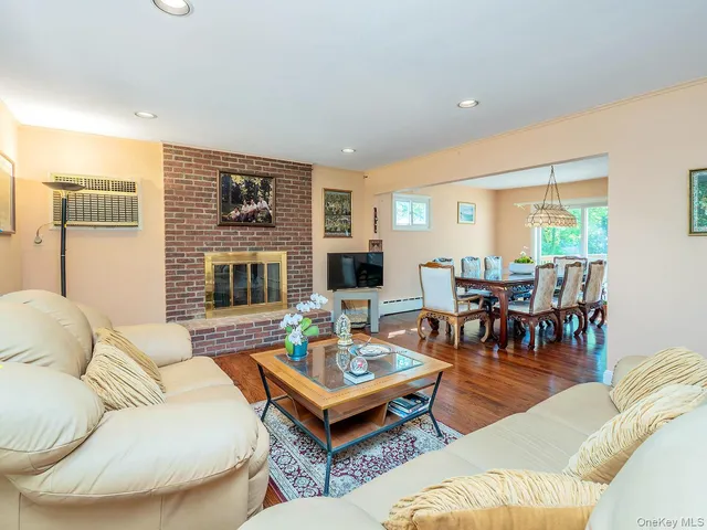 $1,775,000 | 2 Stonytown Road, Manhasset, NY 11030