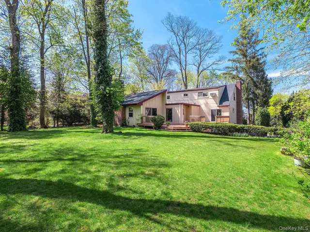 $1,775,000 | 2 Stonytown Road, Manhasset, NY 11030