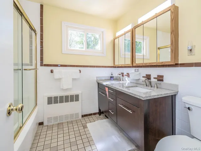 $1,775,000 | 2 Stonytown Road, Manhasset, NY 11030