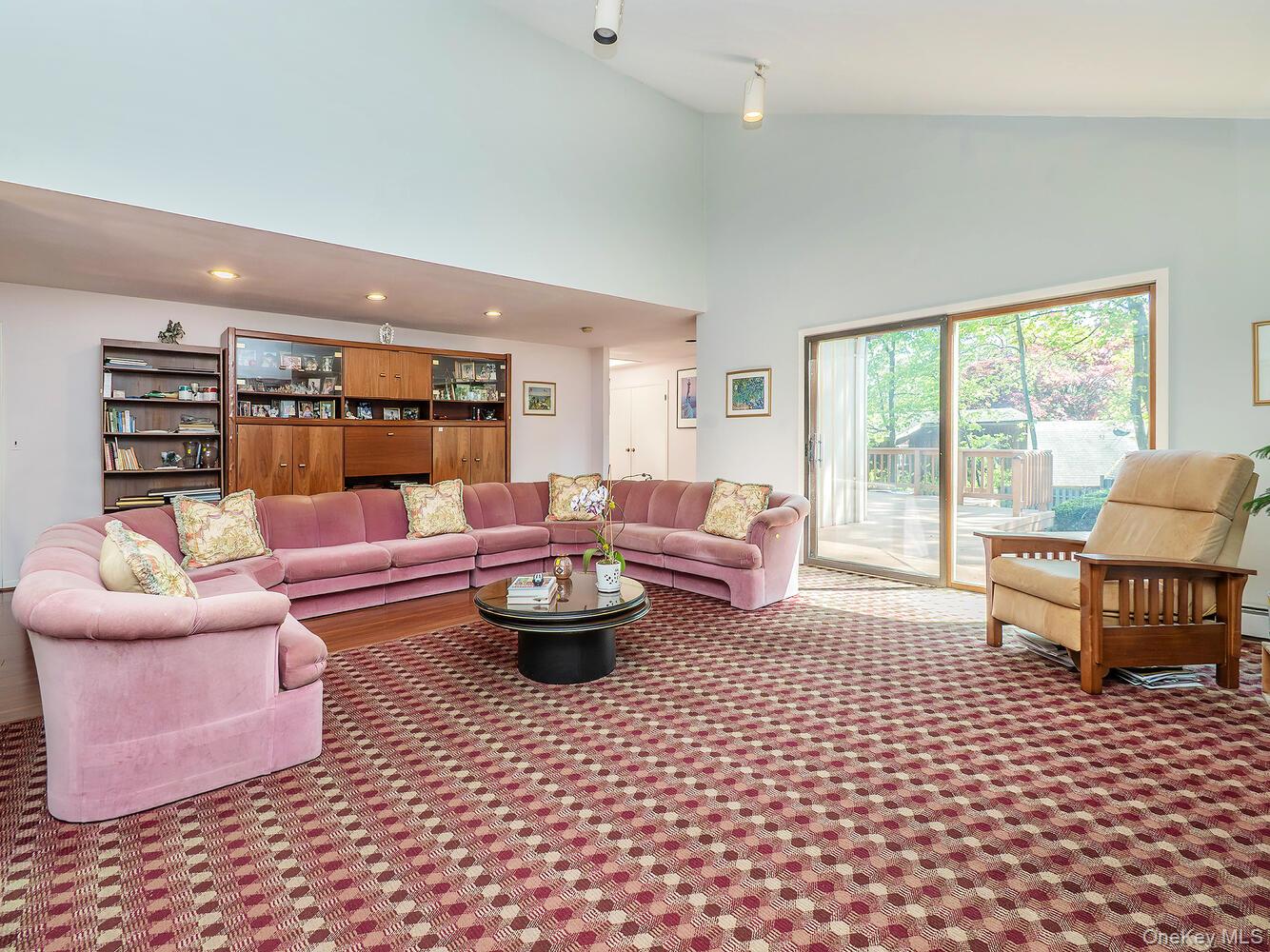 2 Stonytown Road Manhasset, NY 11030 - Photo 7 of 39