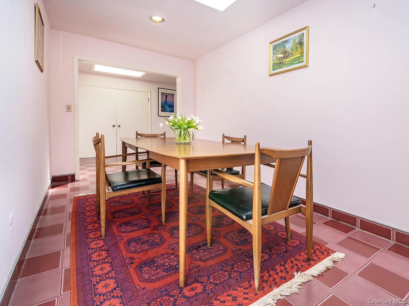 2 Stonytown Road Manhasset, NY 11030 - Photo 9 of 39