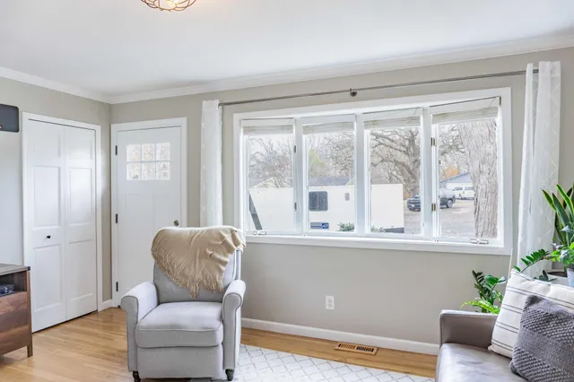 $2,495 | 112514 East Washington Lane, Chaska, MN 55318