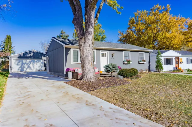 $2,495 | 112514 East Washington Lane, Chaska, MN 55318