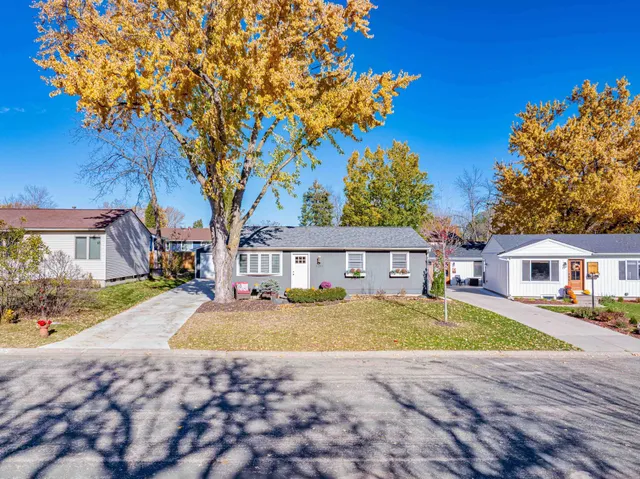 $2,495 | 112514 East Washington Lane, Chaska, MN 55318