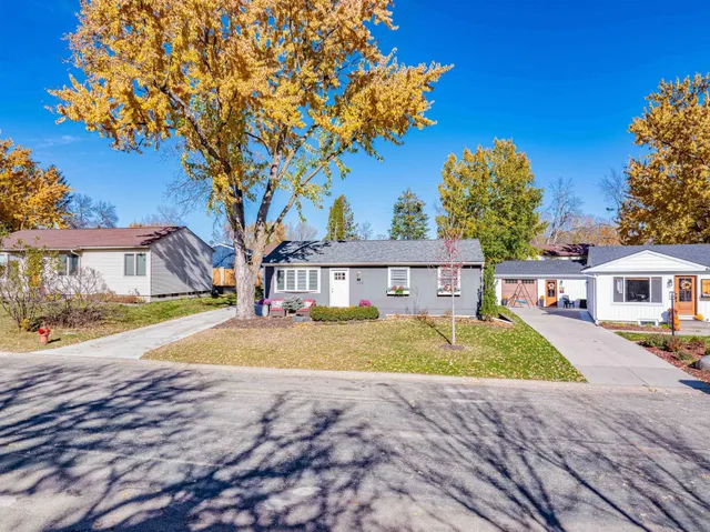 $2,495 | 112514 East Washington Lane, Chaska, MN 55318