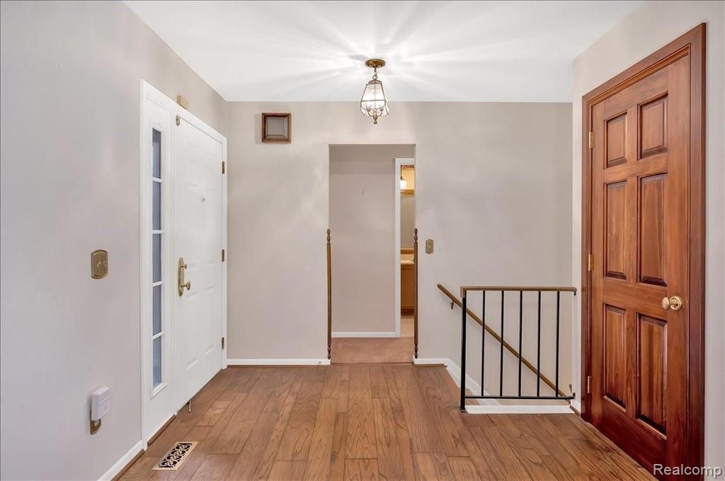 1778 Thomas Court Rochester Hills, MI 48309 - Photo 7 of 24