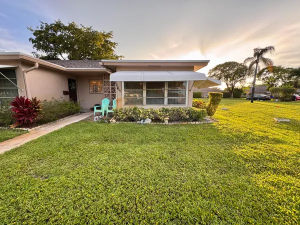 $2,200 | 1252 Club Drive West, Unit D, Delray Beach, FL 33445