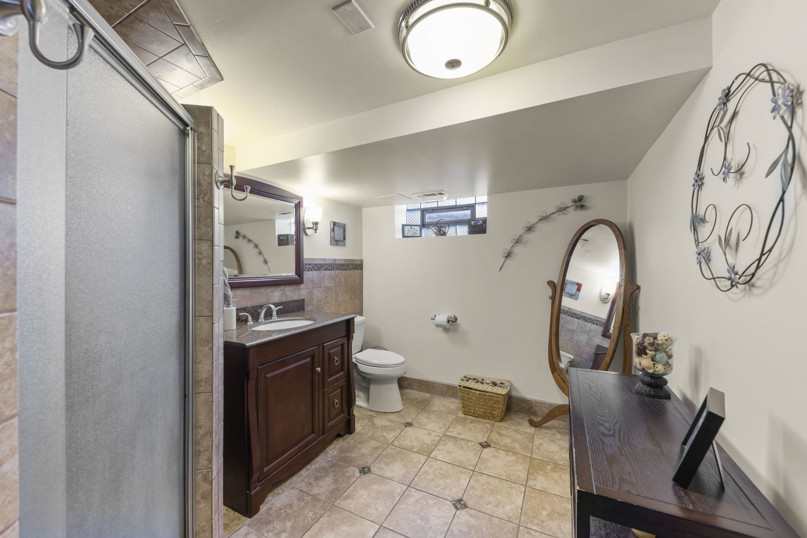 8625 South Kildare Avenue Chicago, IL 60652 - Photo 18 of 26 a living room with furniture