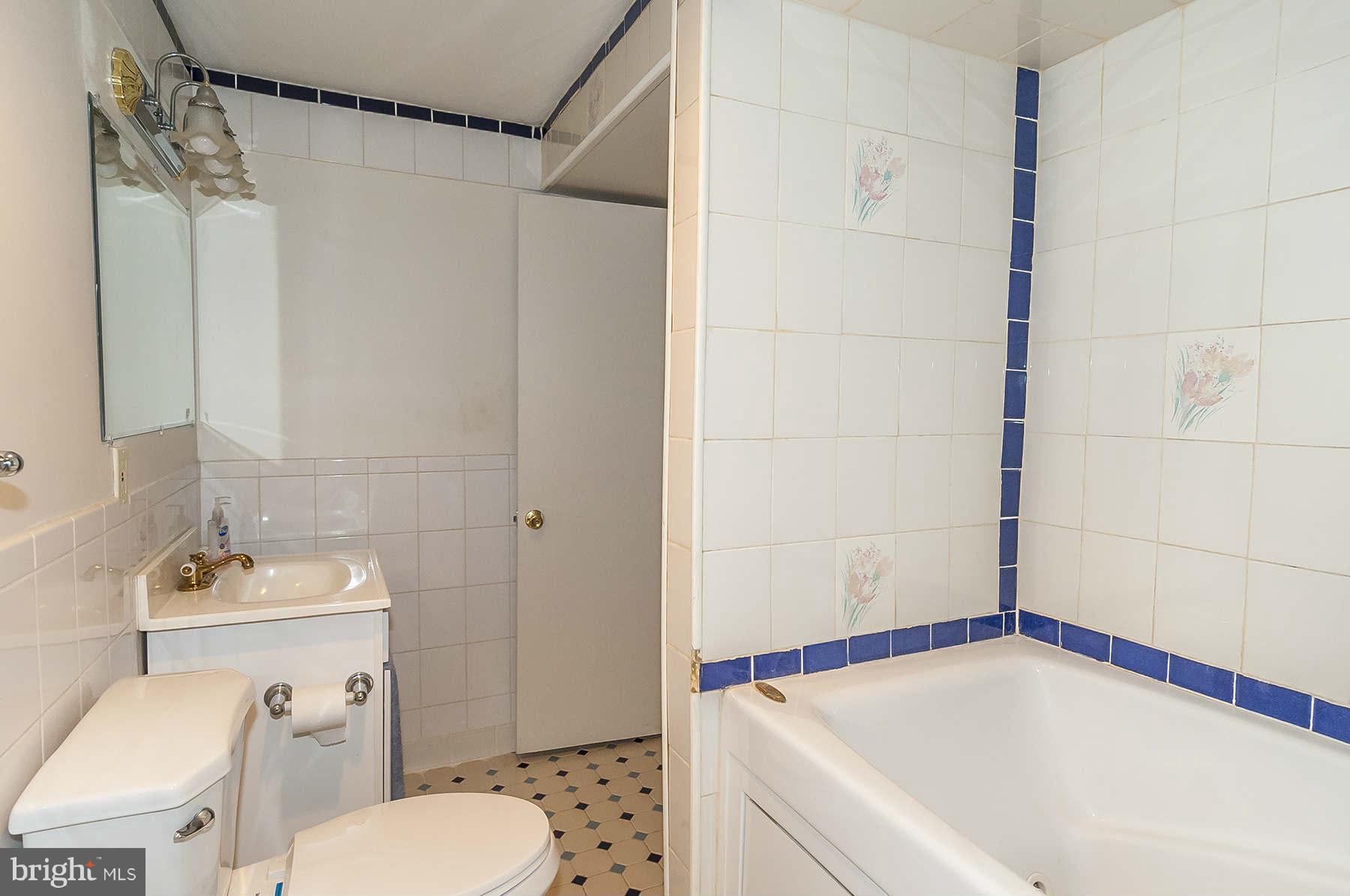 6992 Rockfield Road Baltimore, MD 21244 - Photo 15 of 23 Bath