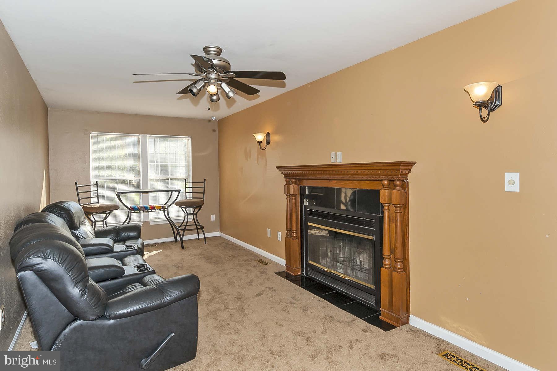 6992 Rockfield Road Baltimore, MD 21244 - Photo 8 of 23 Family Room