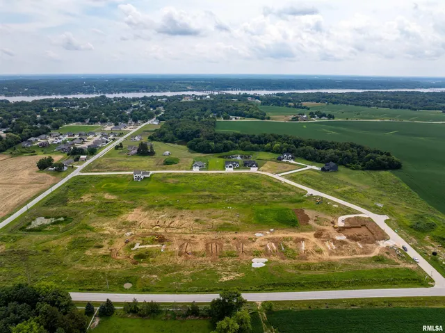 $357,570 | 4 Frank Court, Le Claire, IA 52753