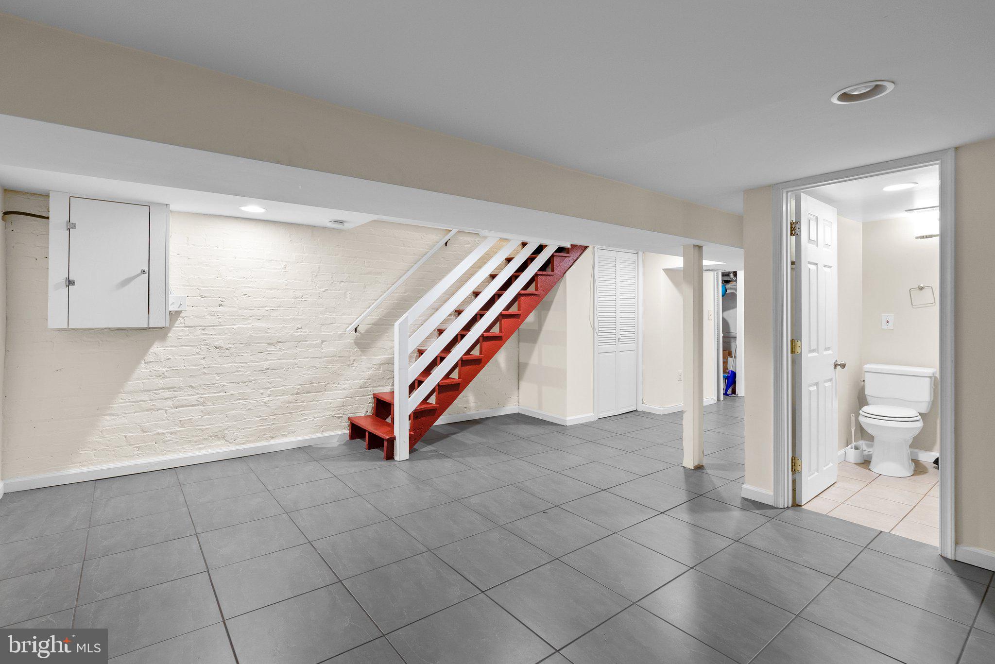 121 U Street Northeast Washington, DC 20002 - Photo 19 of 31 a view of an empty room