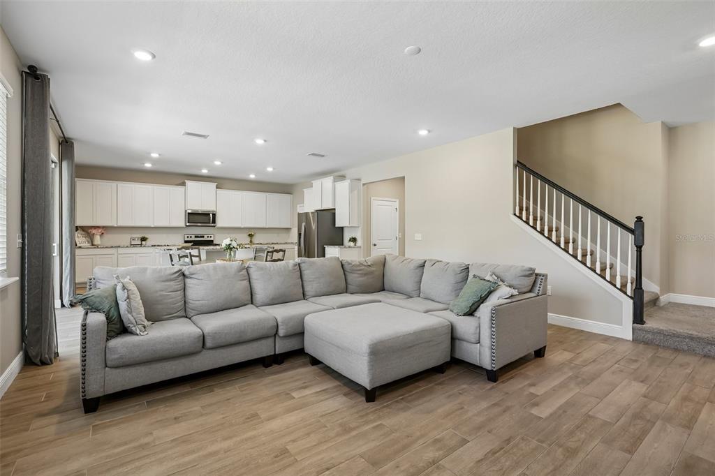 1297 Bering Road Wesley Chapel, FL 33543 - Photo 4 of 67 Gallery Image 4