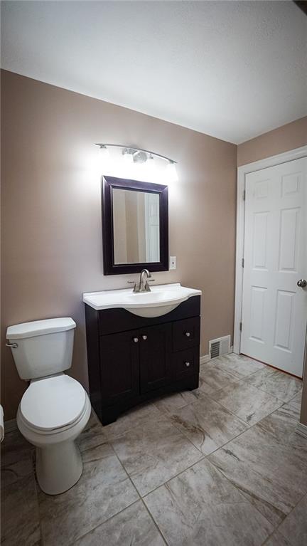 212 South Eberhart Road Butler, PA 16001 - Photo 14 of 25