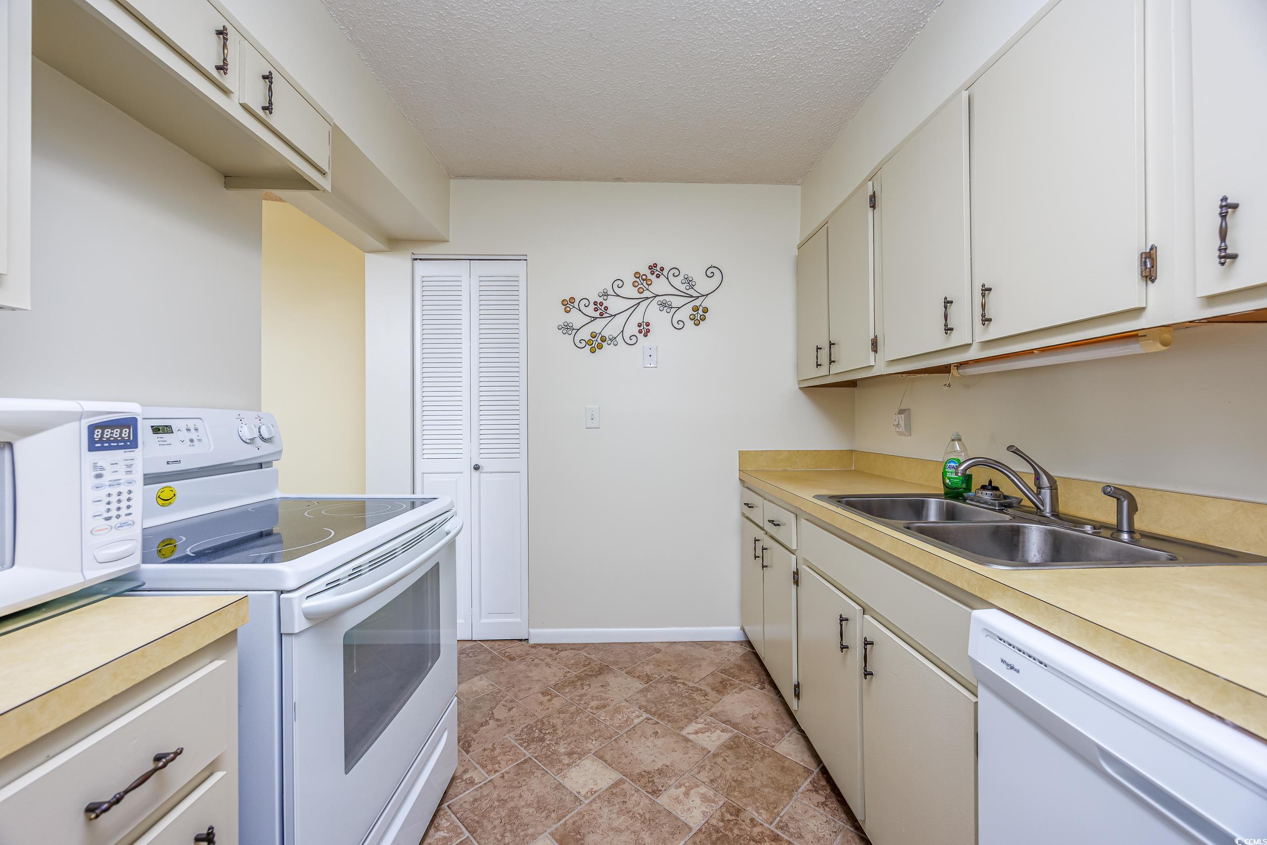 400 20th Avenue North, Unit 503 Myrtle Beach, SC 29577 - Photo 11 of 32