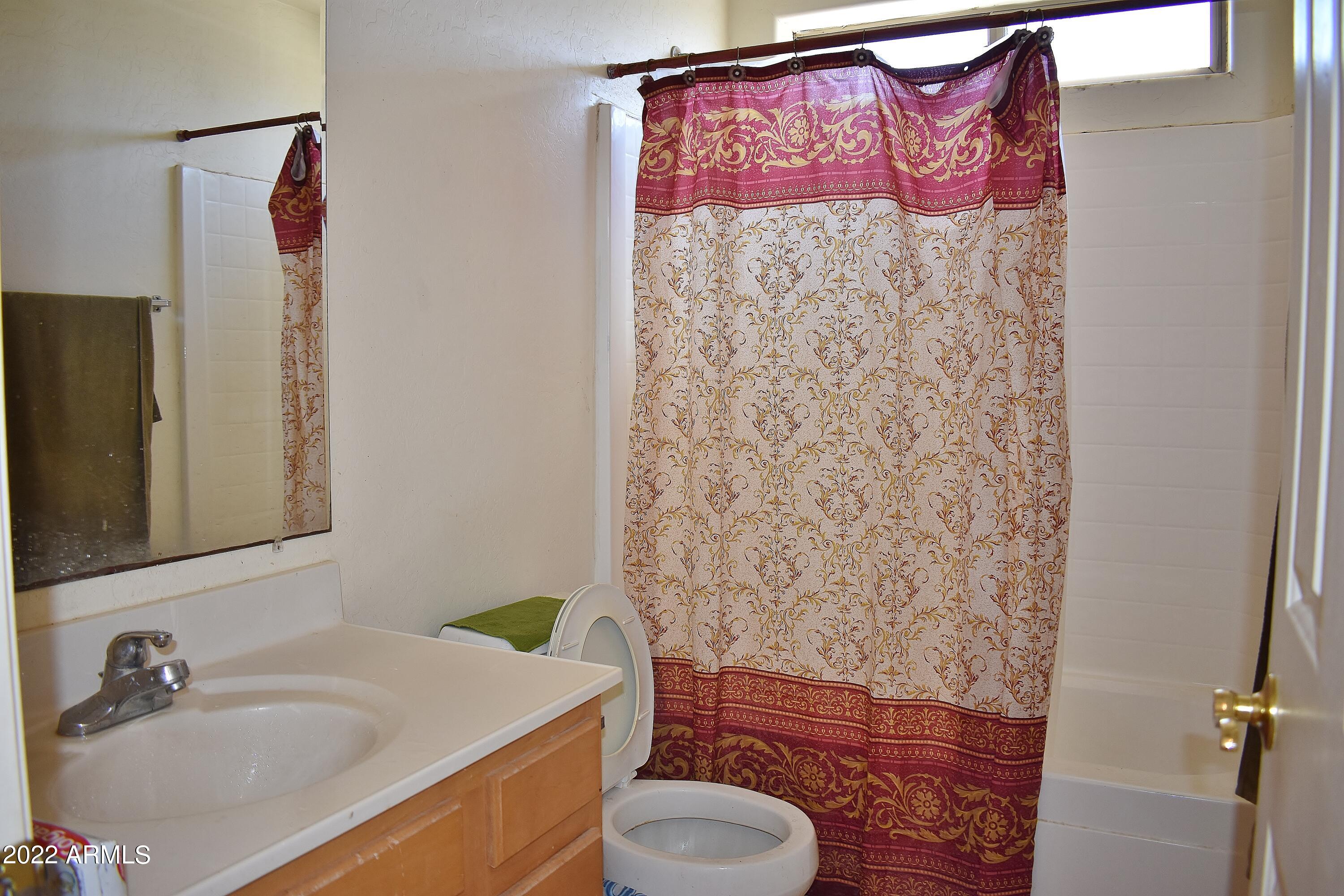 13911 South Durango Road Arizona City, AZ 85123 - Photo 14 of 21 2nd bath