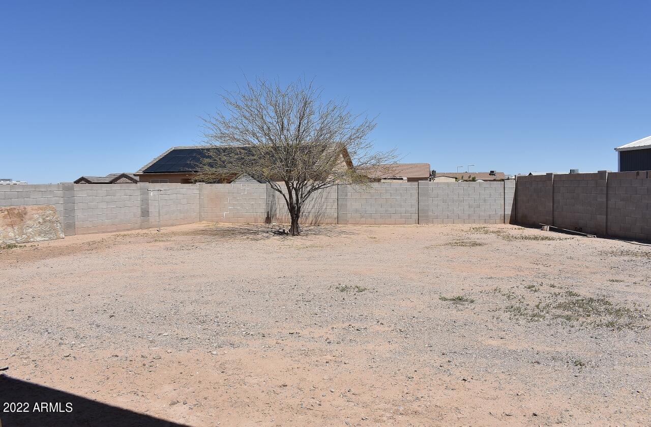 13911 South Durango Road Arizona City, AZ 85123 - Photo 21 of 21 Large back yard