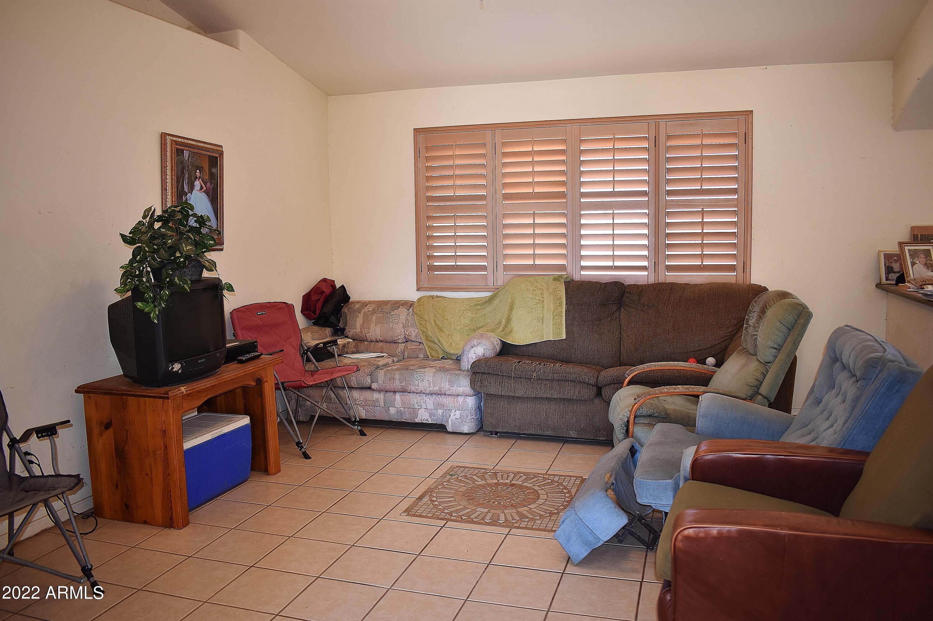 13911 South Durango Road Arizona City, AZ 85123 - Photo 4 of 21 Great room from entrance