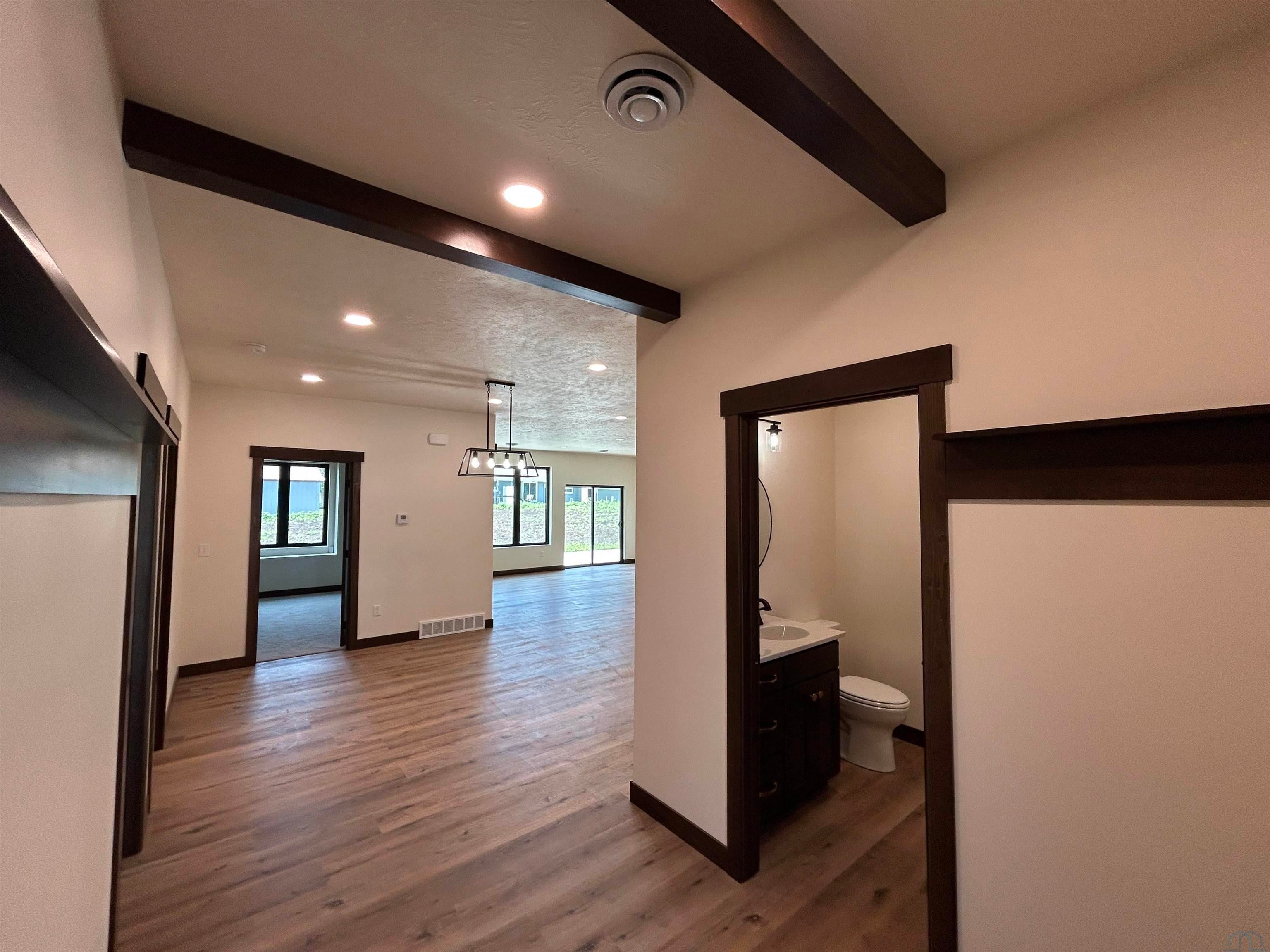 2075 Riviera Road Sioux Center, IA 51250 - Photo 24 of 24 Gallery Image 24