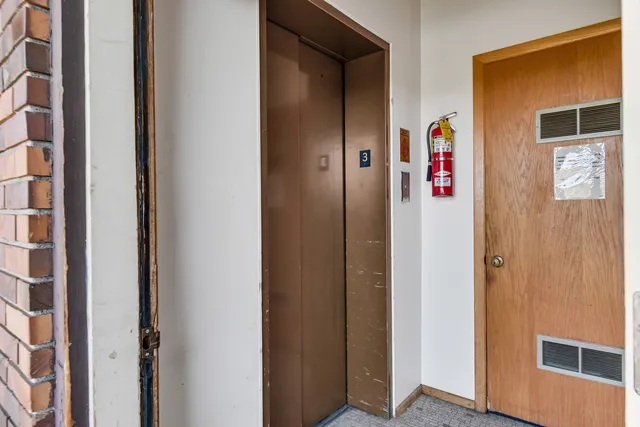 $85,000 | 2306 Holiday Terrace, Unit 163, Lansing, IL 60438