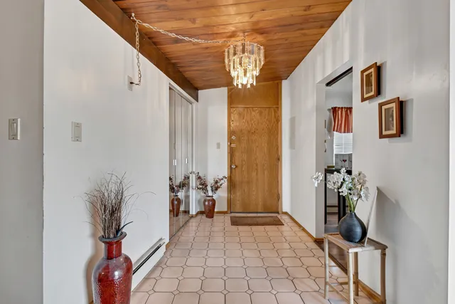 $85,000 | 2306 Holiday Terrace, Unit 163, Lansing, IL 60438