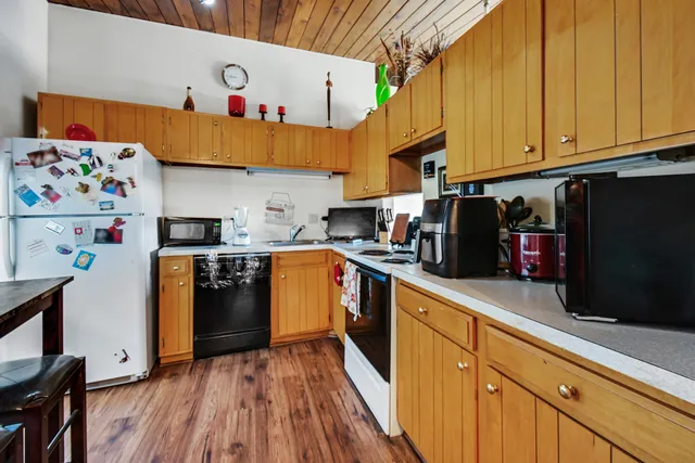 $85,000 | 2306 Holiday Terrace, Unit 163, Lansing, IL 60438