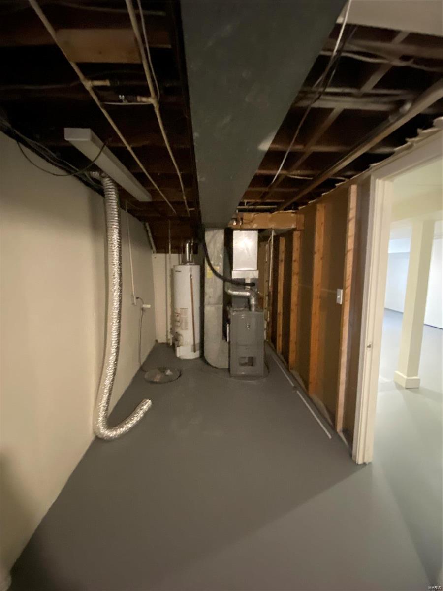 6824 Larry Lane Berkeley, MO 63134 - Photo 8 of 11